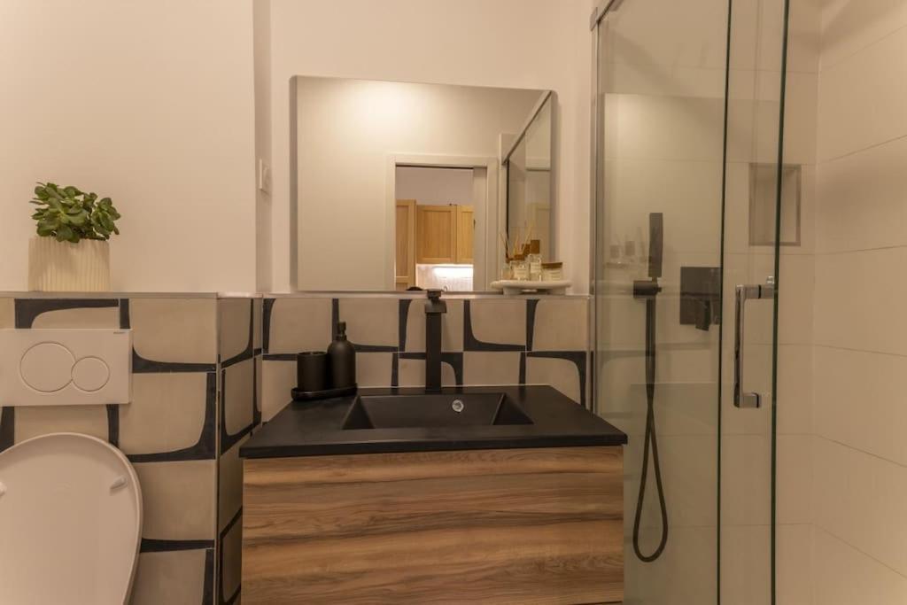 New 1 Bedroom - Jardin Des Plantes-gobelins- 5eme * Parijs